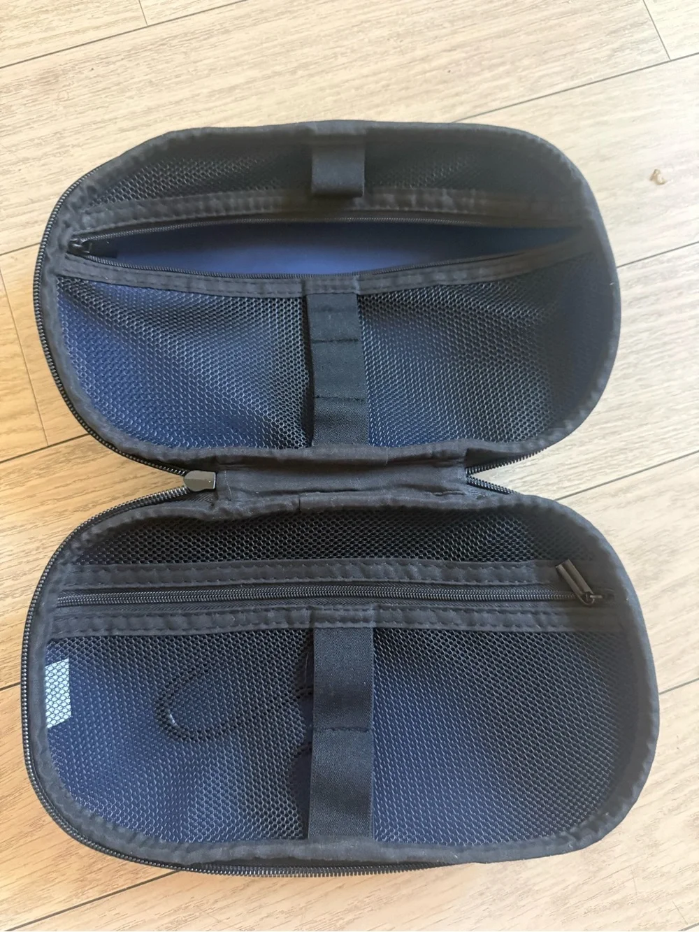 Silicon electronics travel case